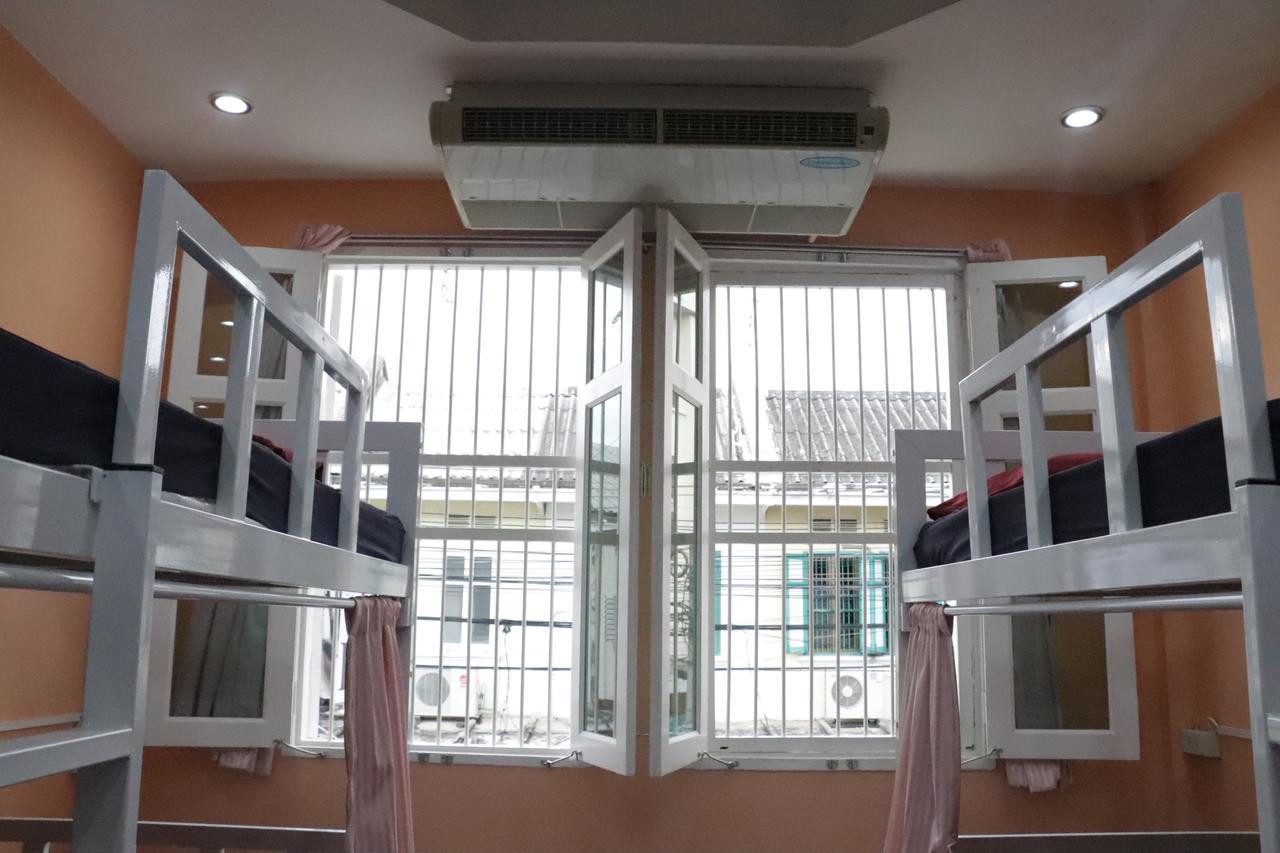 Ama Hostel Bangkok Exterior photo