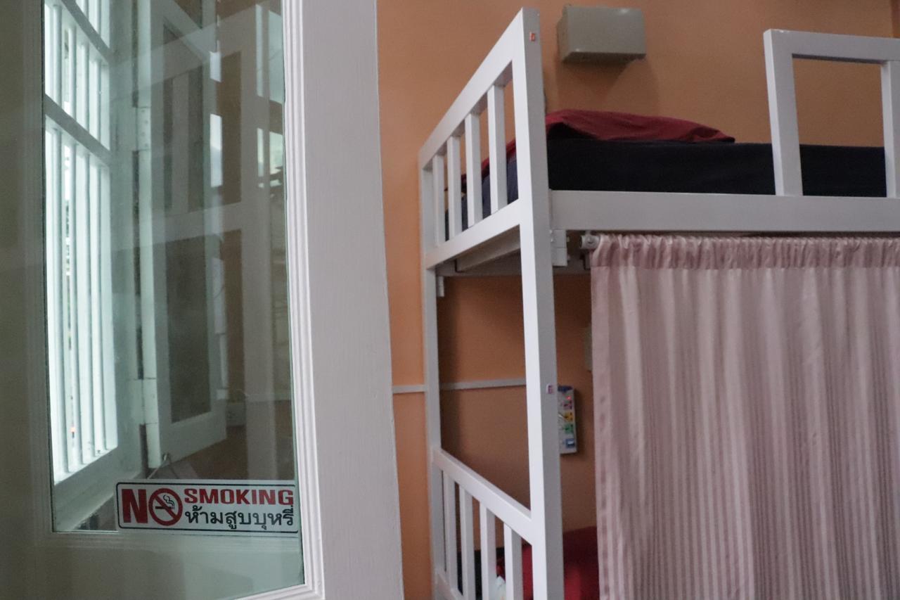 Ama Hostel Bangkok Exterior photo