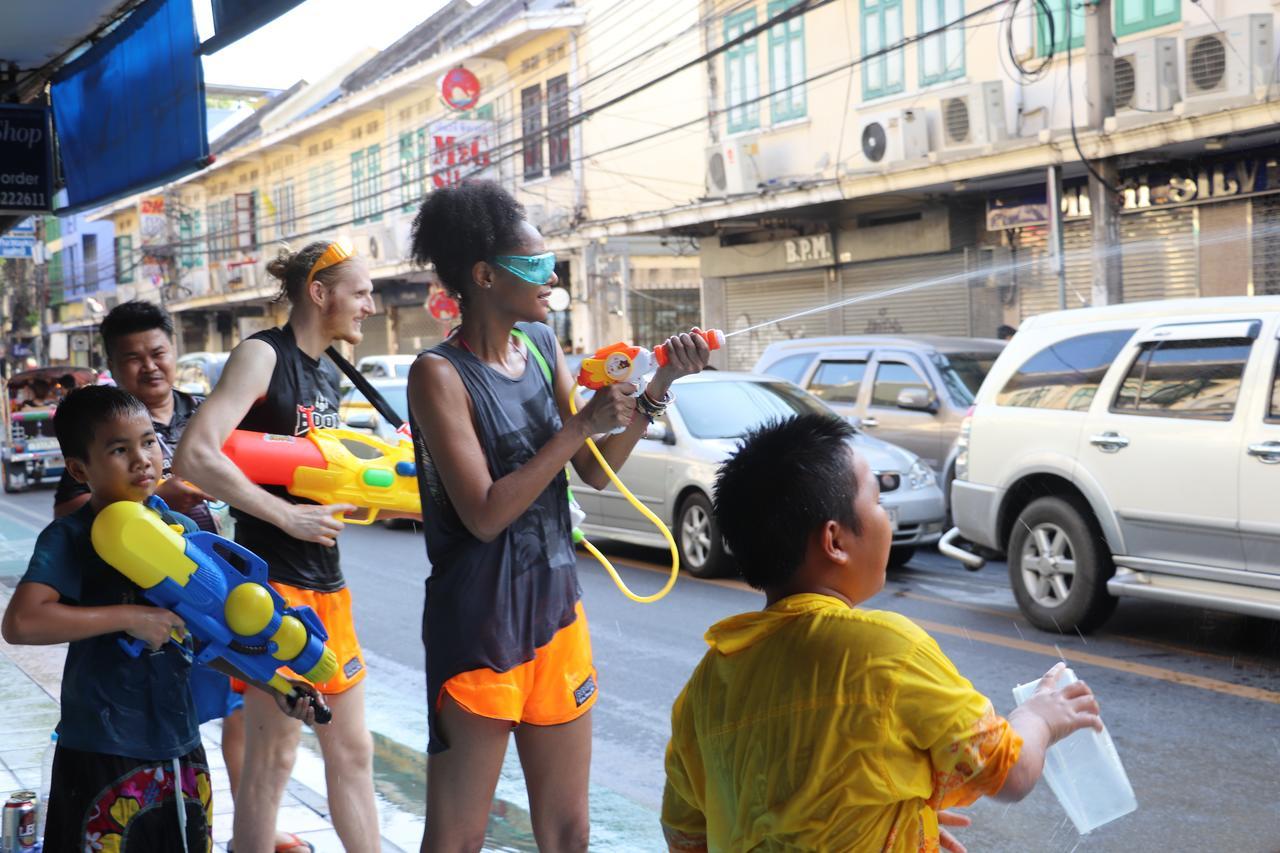 Ama Hostel Bangkok Exterior photo